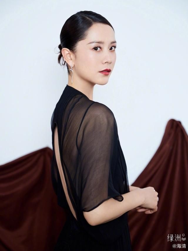  「气质」海清穿衣搭配变得有气质了，坚持多年健身有效果，好身材令人钦佩