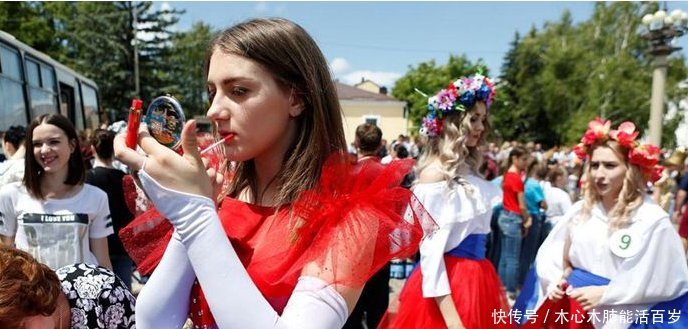 世界上最冷的国家对中国极其推崇，不仅免签还鼓励国人学中文