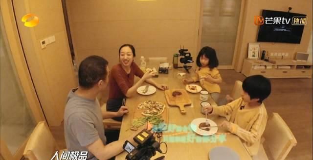  章龄：黄觉有钱硬气不让儿子上网课，章龄之一人带2个儿，好妻子旺三代
