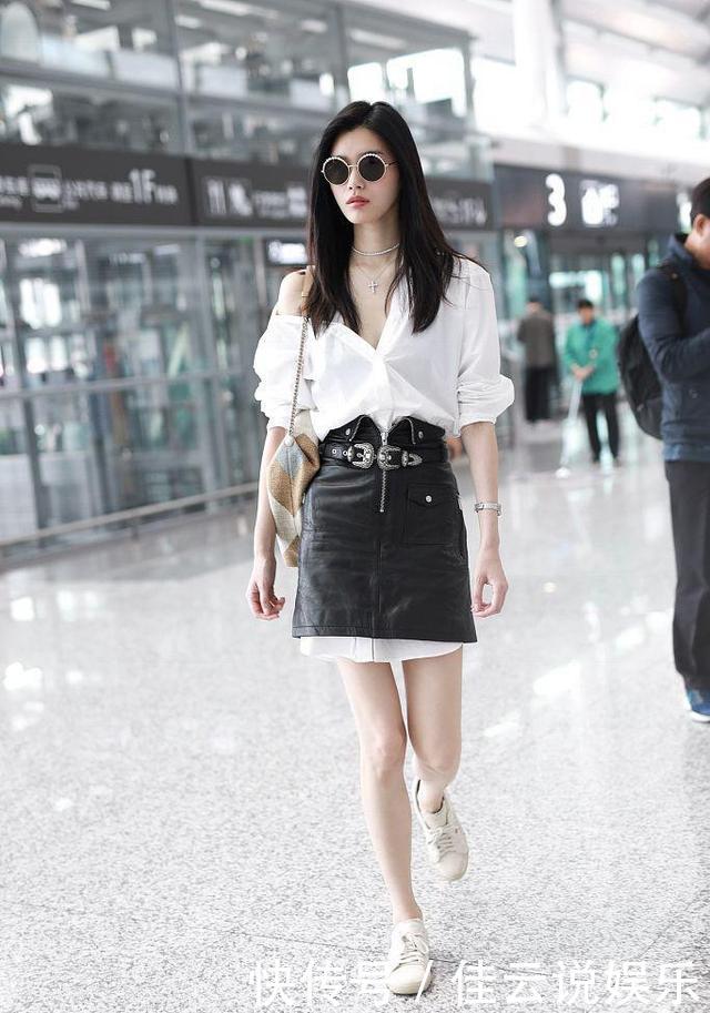 衬衫比短裙长不好看?超模何穗奚梦瑶却都在穿,网友:这是时尚