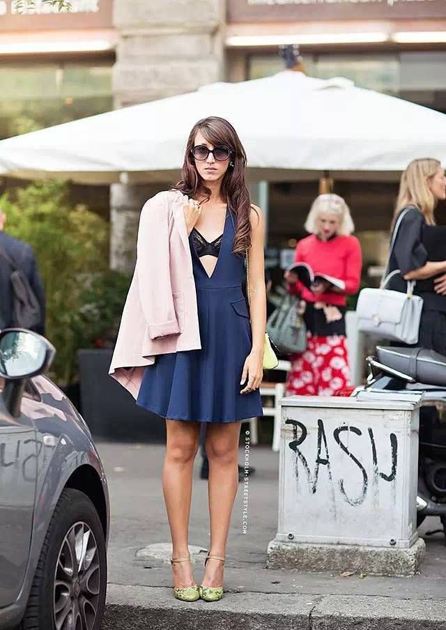 女生为什么要穿黑色bra?看了就知道了!