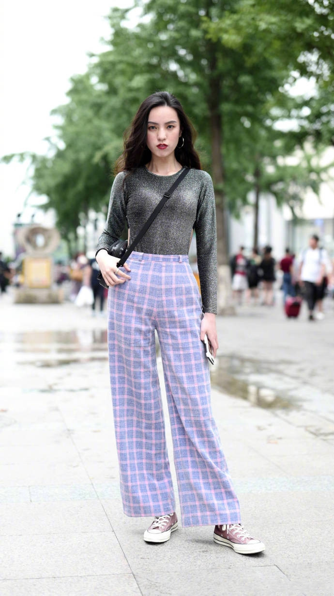 街拍路人，赏心悦目的颜值让回头率爆表，小蛮腰和大长腿不会缺席