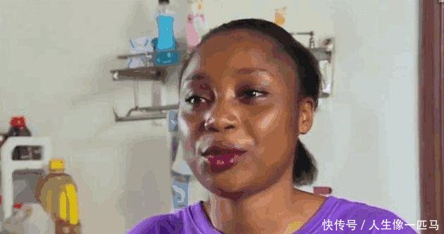 90后非洲女孩嫁给中国农村光棍，宝宝挺可爱，靠直播赚钱买奶粉