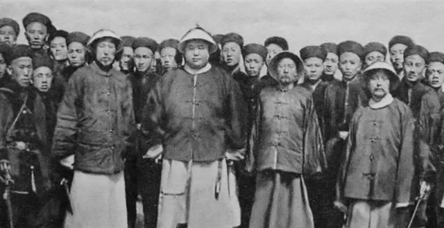 左宝贵■甲午战争失败谁之错自从此次战役失败后,中国就彻底一蹶不振了!