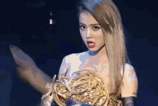 身材堪比健身教练的蔡依林，穿衣也“虎背熊腰”？