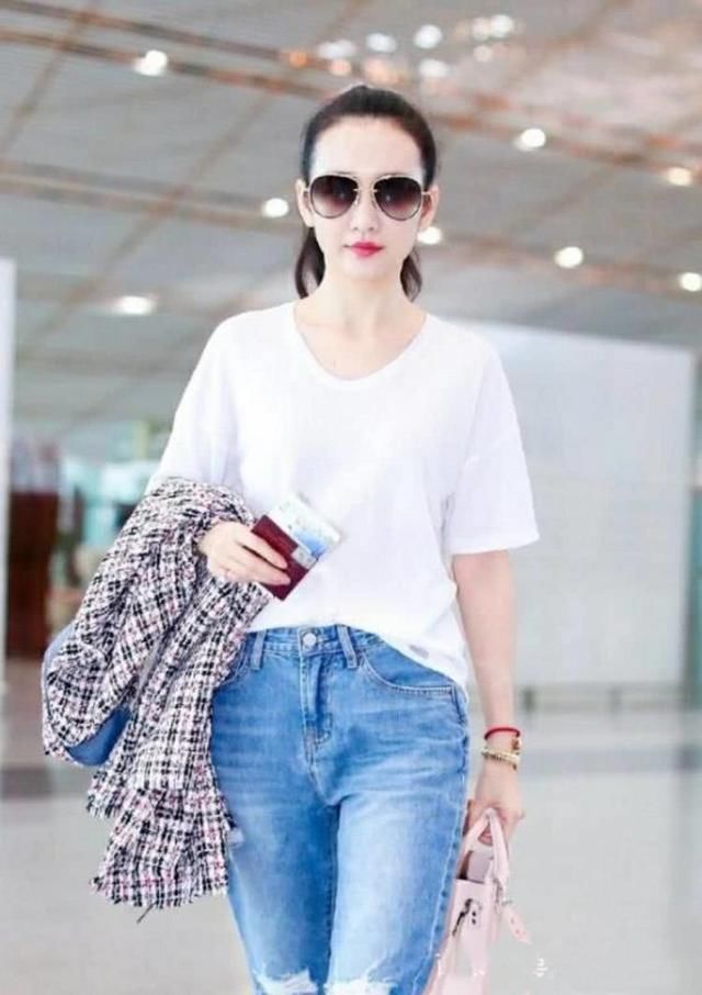 林心如一身搭配73万，被王欧比下去？二个细节却暴露了真相！