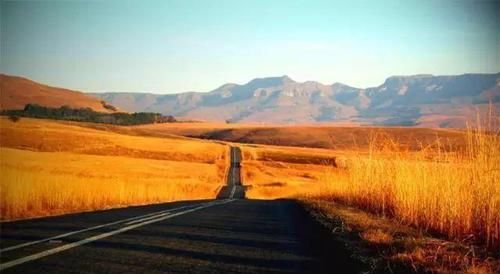 秋天，这个地方就会开启“油画”仙境模式，是房车自驾绝佳去处