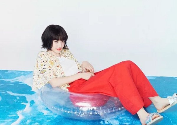 用做杂志的方式开了一家杂货店，店面每天都在变“脸”!