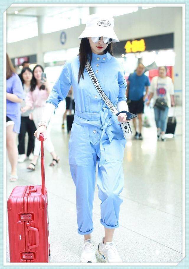 韩雪和沈梦辰同穿一款连体衣，这差距不止一点点啊