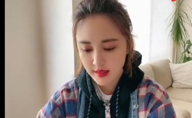  【情敌】张歆艺黑娃乐此不疲袁弘的情敌就是开心果，妖娆发型确实感人