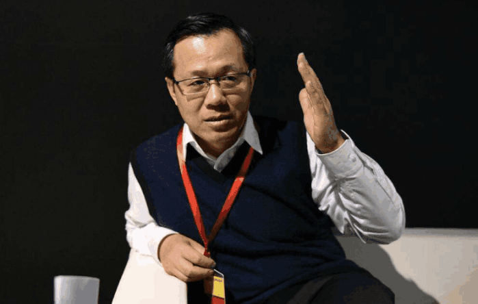 关晓彤未婚先孕, 卓伟晒出妇产证明添实锤, 鹿晗: 9月奉子成婚