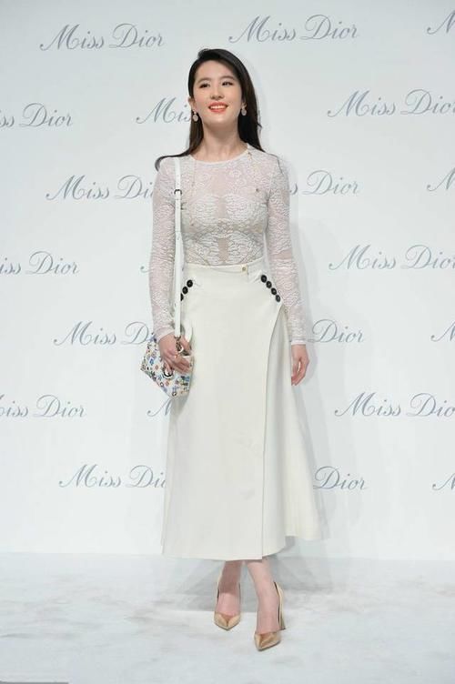 刘亦菲胖成120斤，网友：这下瘦不回去了！