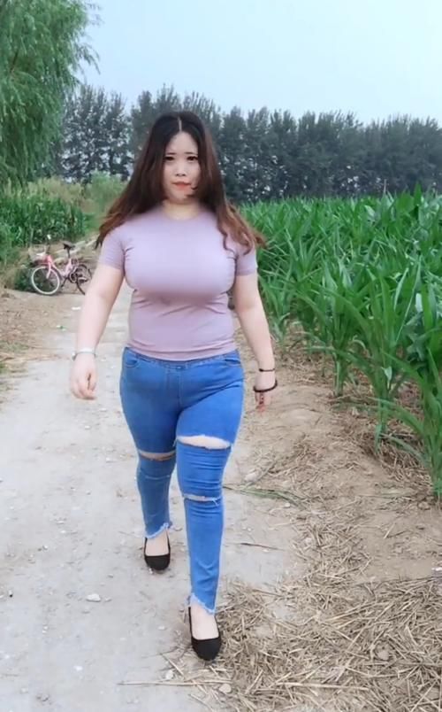 # 感觉#被你穿出紧身裤的感觉，大码牛仔裤
