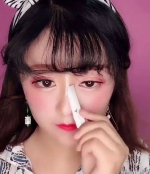 "易容术"了解一下?当美女卸完妆后，我:“大姐?打搅了!