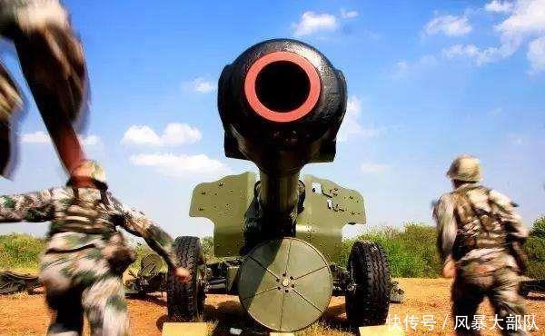 实战中,解放军为什么要将迷彩服“翻领” 作用比你想象的还要大