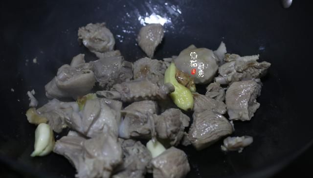  『加水』鸭肉和它是绝配，不加水焖一锅，邻居：闻起来臭，吃着真香又下饭