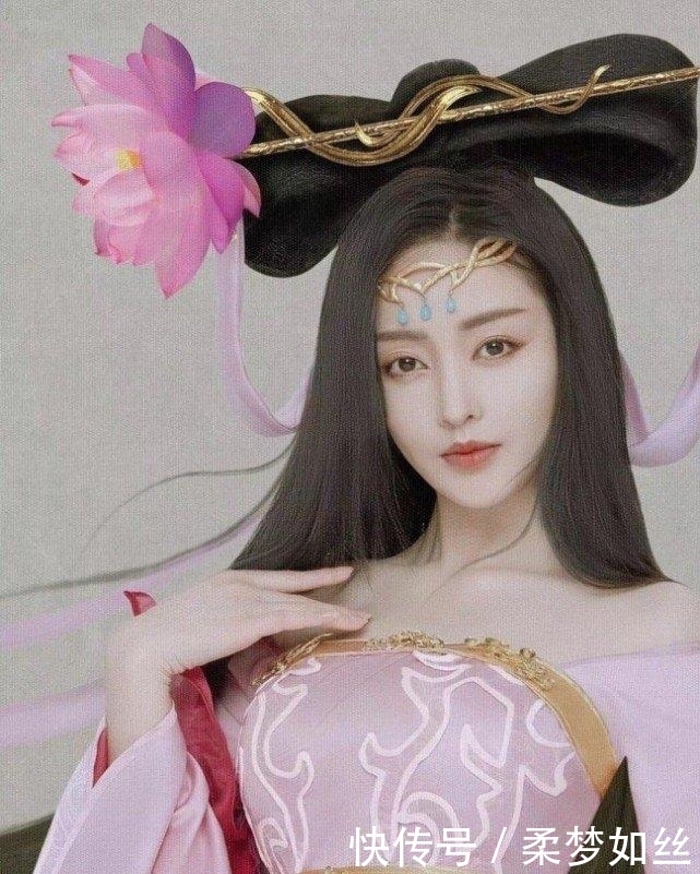 # 动漫#一穿就火了，网友大呼比动漫美！，张天爱首次COS王者荣耀貂蝉