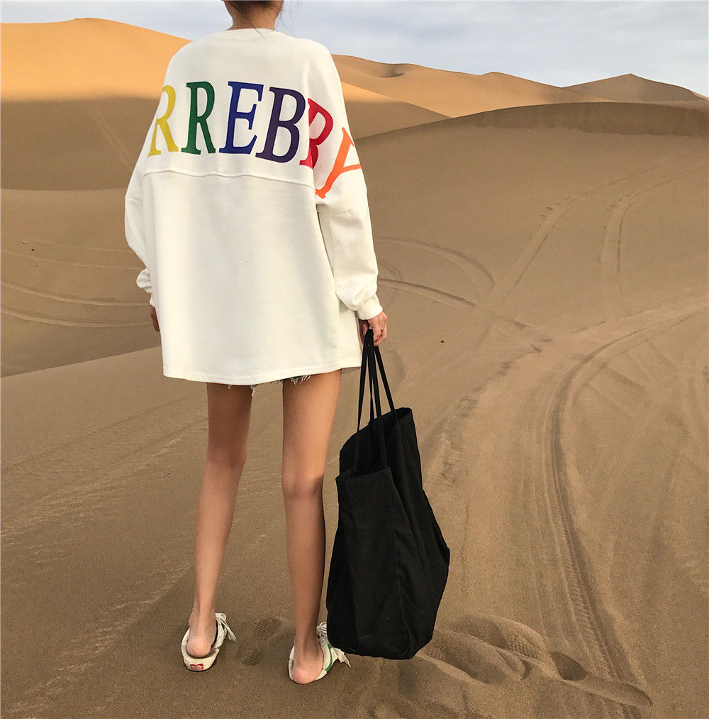 偷偷告诉你，今秋流行“减龄衫”，比裙子还显瘦，潮流时尚美到炸