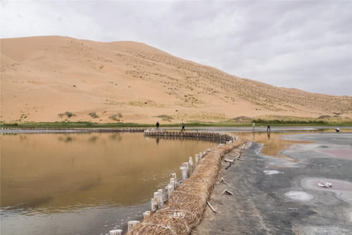 我国最难治理的沙漠：有144个湖泊，每年投入数亿治沙却微乎其微