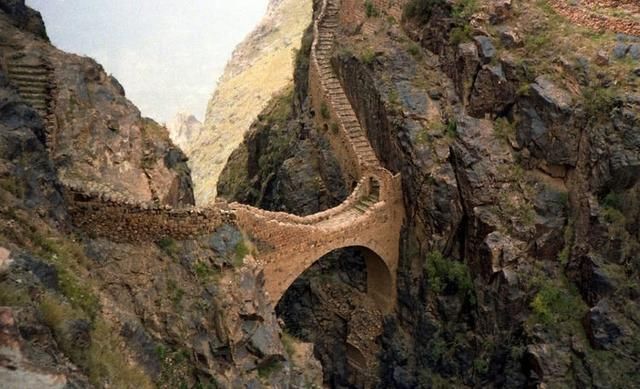 世界上最“厉害”的桥，没有一根柱子支撑它，几百年都“不倒”！