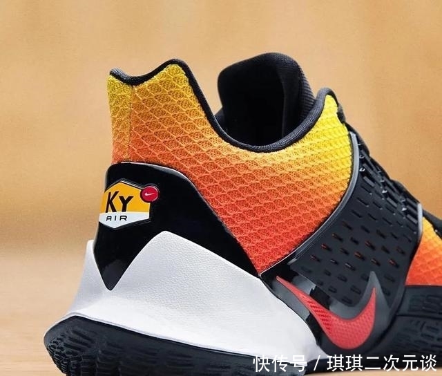  『球员』NBA球员上脚：欧文这赛季穿的球鞋，这些配色很有纪念意义！