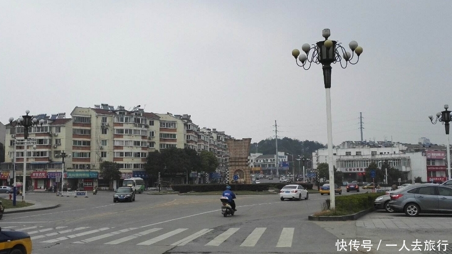安徽耗195亿建首条城际铁路，合肥到南站仅花15分钟，当地人受福