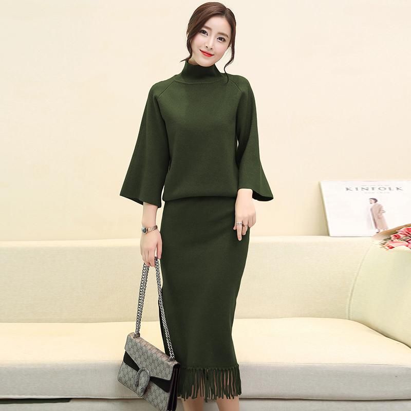 刚入秋，这套装就火了，搭上高跟端庄，洋气，优美动人