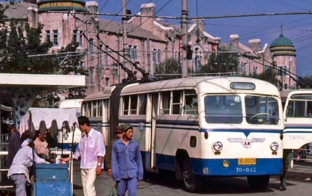 老照片30年前的吉林市，现在已经认不出了，多少回忆涌上心头