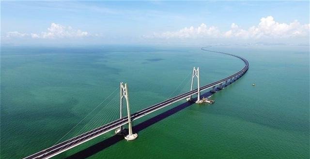 这座高速大桥投资47亿，如今却被迫荒废，村民还在桥上种了庄稼