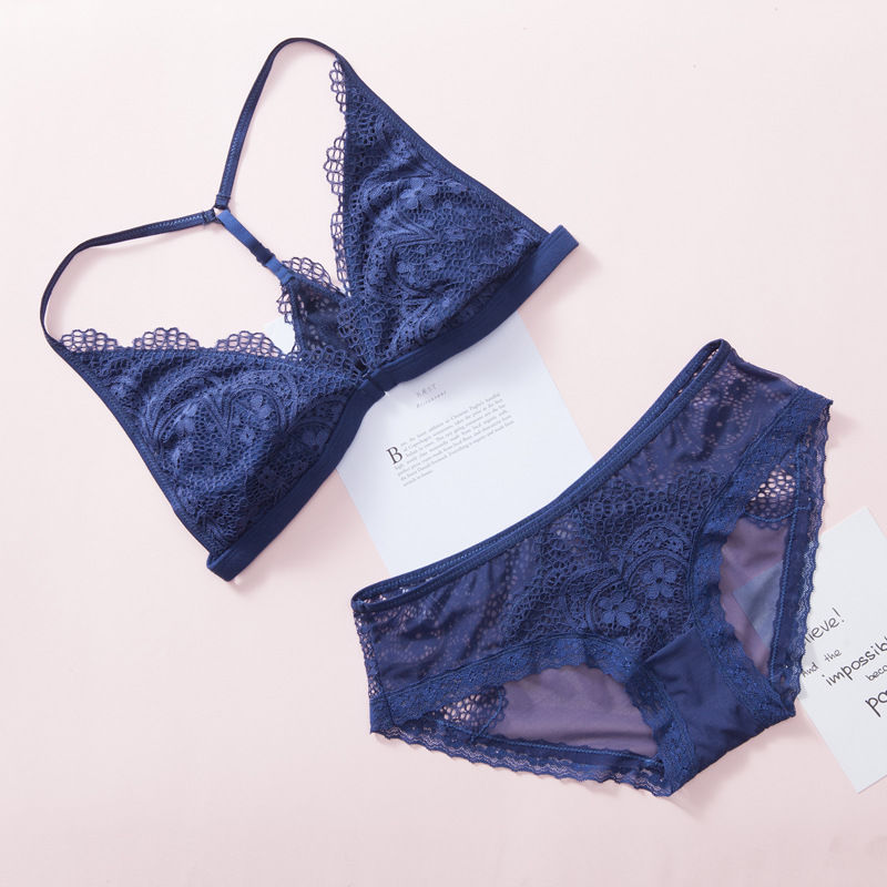 法国女人果真浪漫!文胸都是前开口式的，妙不可言!美的勾人心弦