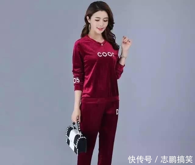 『时间』女人不想把时间浪费在搭配上，就选时髦套装，简单一身就能出门