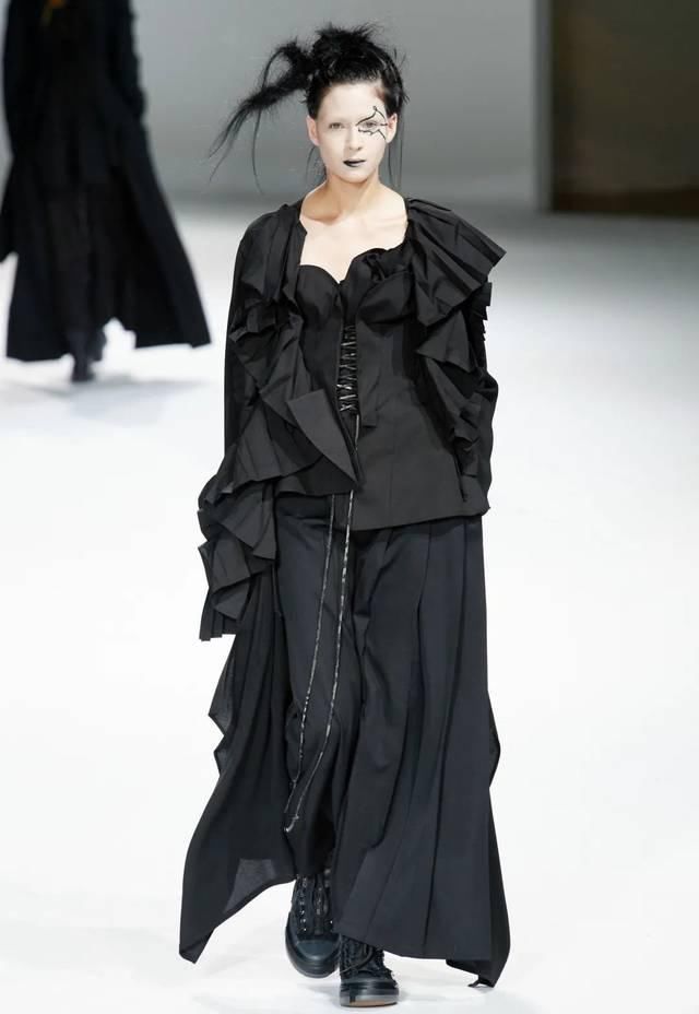  「伊丽莎白一世」2020的三大潮流趋势 原先她在数百年前就带爆火？