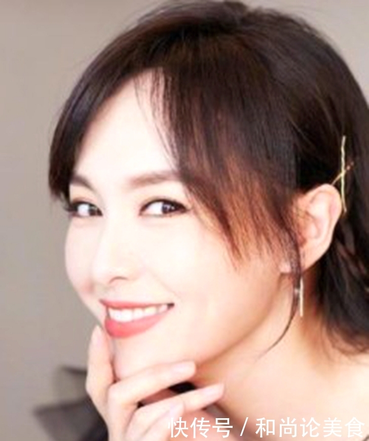  『亮眼』唐嫣一袭亮片裙尽显少女感，美起来太高调像个仙女，时尚亮眼