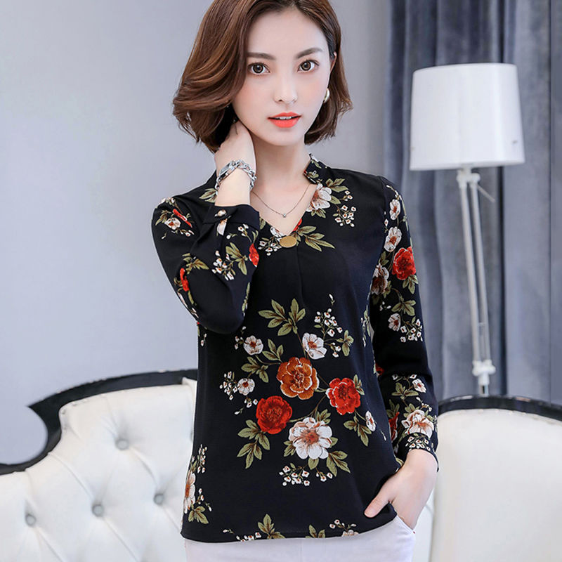 体态丰腴何愁穿不好?紧身打底衫穿上凹凸有型,标志玲珑身段洋气