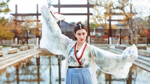  努力：那些激励人心的句子，胸怀激荡，愿你能一直努力向前