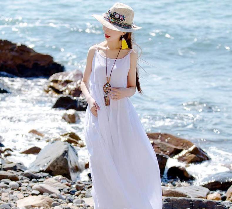 气质美裙端庄出行，简搭出夺目造型