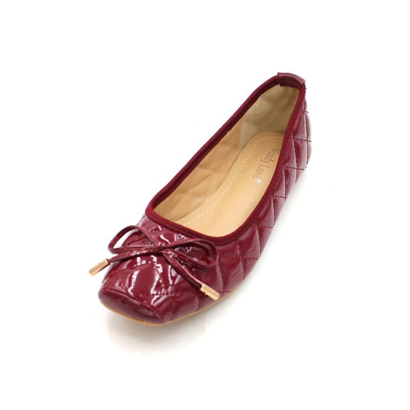 优雅还漂亮的“仙女鞋”，初秋就这样穿，舒适还漂亮