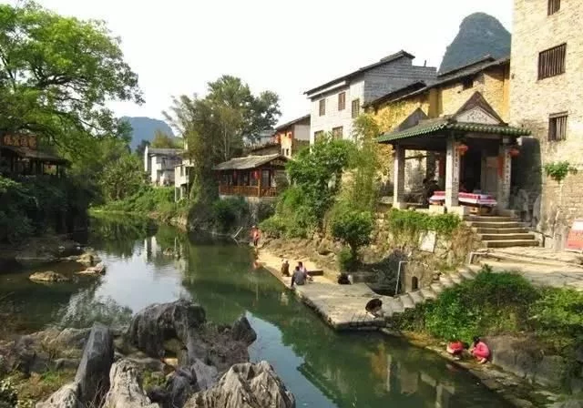 1亿+流量!黄姚古镇的桥边姑娘,太美了!【2020热门旅游景点】