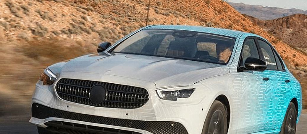 奔驰:奔驰新“运动王”来袭气场不输宾利,20T爆272马力,还看宝马