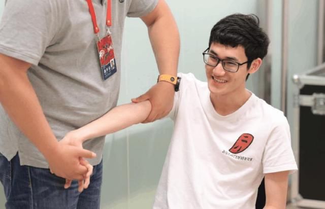 LOL：造谣RNG卡萨事件学校的处罚通知下来了，看到结果网友很愤怒