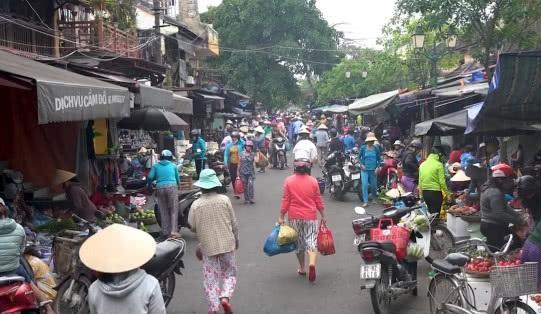  「越南的乡镇」谈乡镇公务员数量的合理性：中国每乡镇3.5万人，