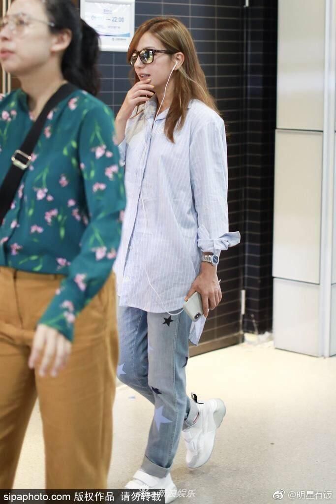 赵薇迷之喜爱厚底鞋，五千块一双鞋直接买两双，果然有钱任性啊!