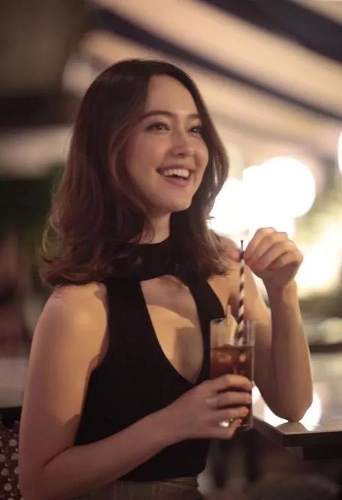 用健身征服Chanel，22岁的她告诉你：自律的女人，有多可怕！