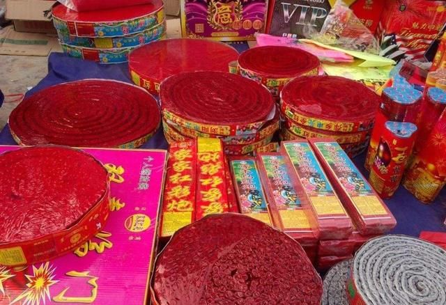 鞭炮污染又危险，建议全面禁炮？农民反问3点，专家答不上来