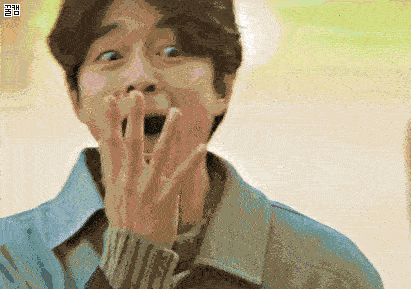 男朋友买了两个500块的包包送我，超开心!