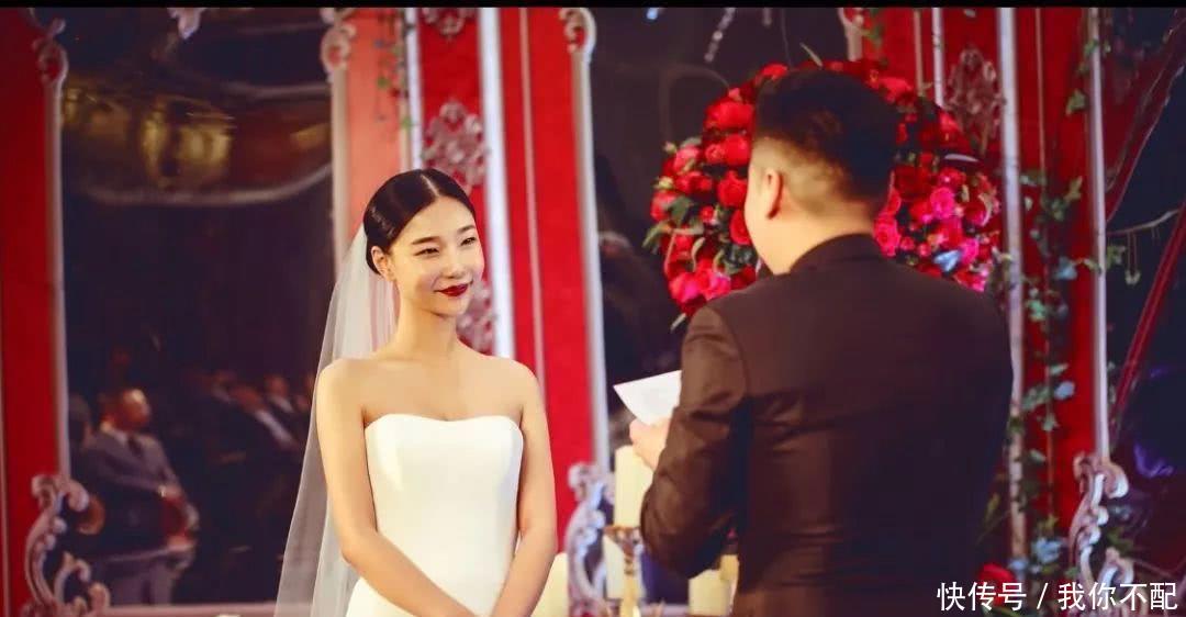  「来宾」她用一件其他新娘不会穿的婚纱，惊艳了在场所有的来宾