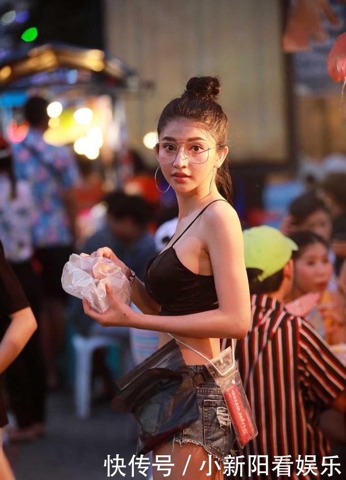  [散发]街拍 小姐姐一身清凉穿搭, 散发浓浓女人味
