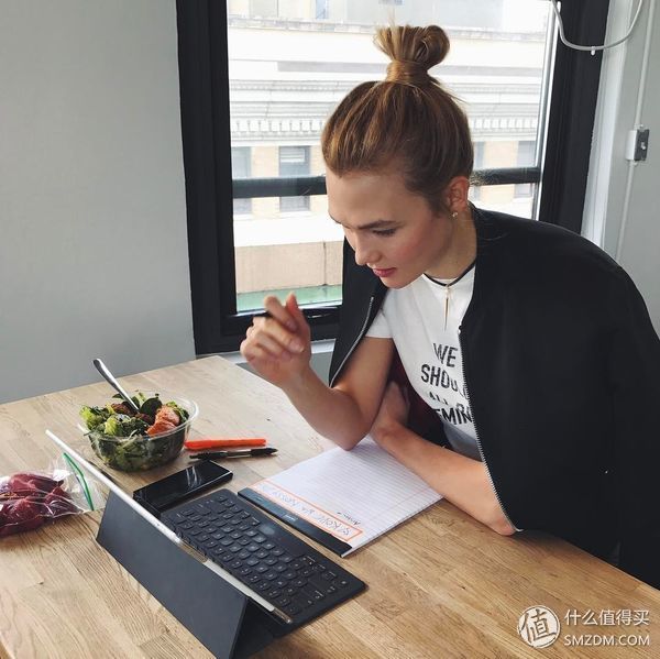 学霸超模也要嫁了?赶快follow起KK的超实用穿衣法则