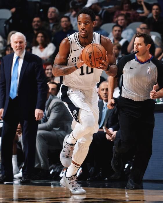 德罗赞亲着新配色Nike KOBE A.D. PE迎战步行者队