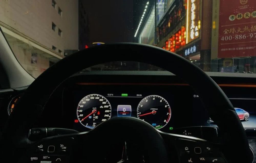 『动力』评测奔驰CLS3504MATIC80万买台四缸的四门轿跑车到底“疯不疯”